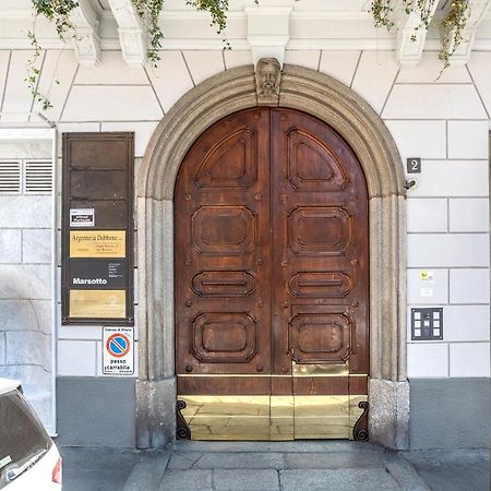 Milano City Apartments - Duomo Brera - Elegant Suite In Design District Экстерьер фото