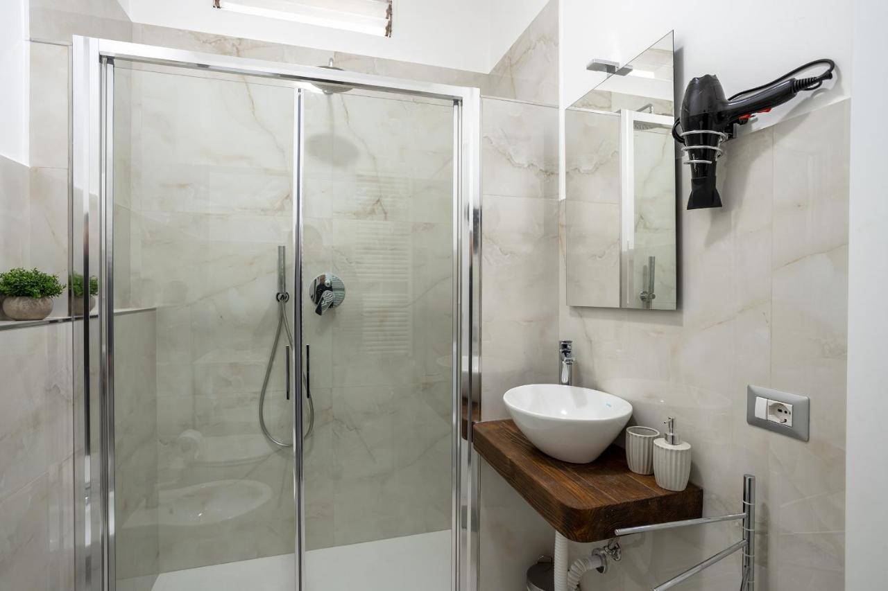 Milano City Apartments - Duomo Brera - Elegant Suite In Design District Экстерьер фото
