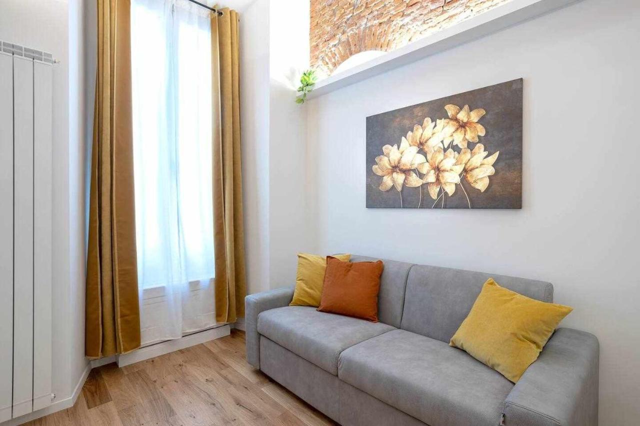 Milano City Apartments - Duomo Brera - Elegant Suite In Design District Экстерьер фото